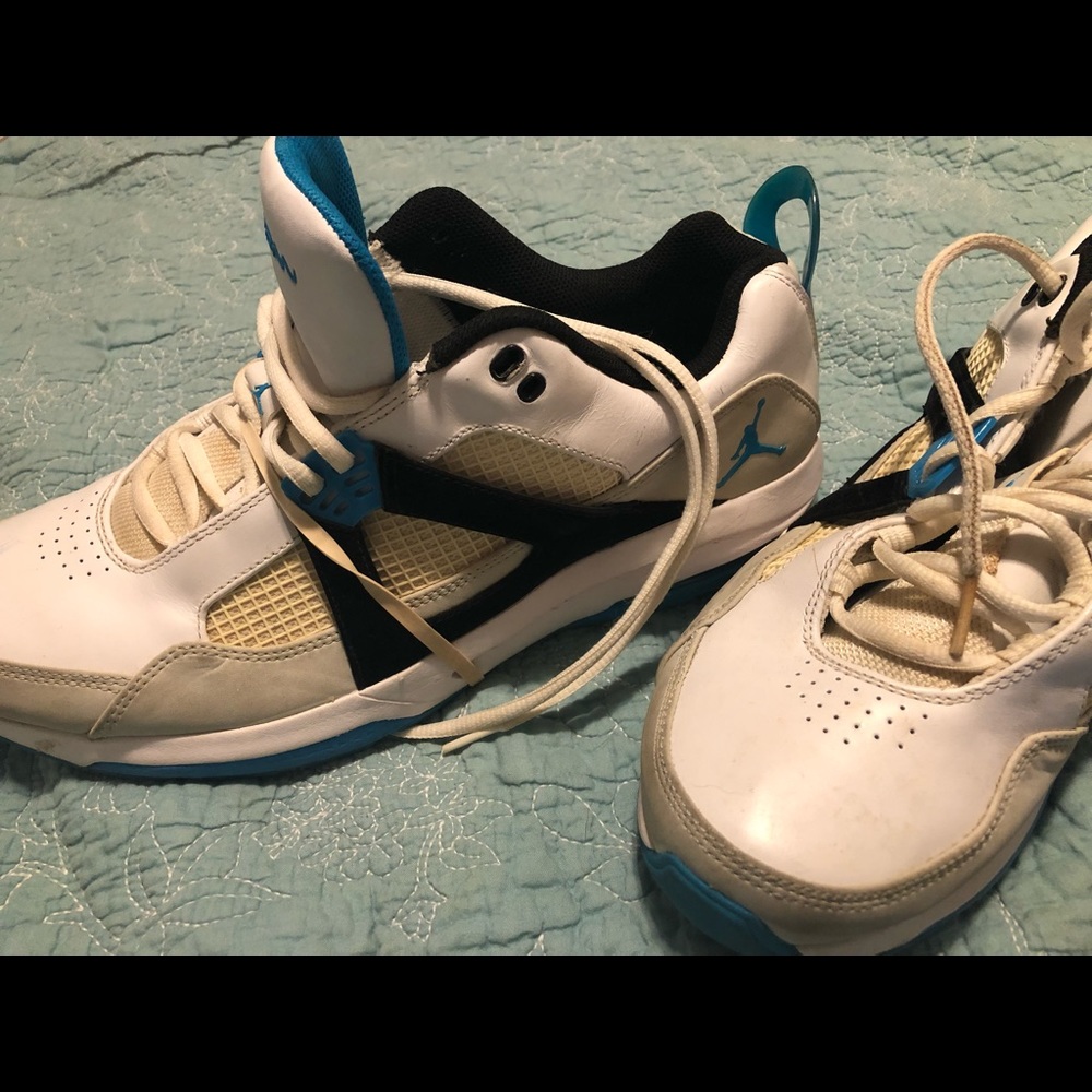 Vintage Jordan’s size 13 white and blue